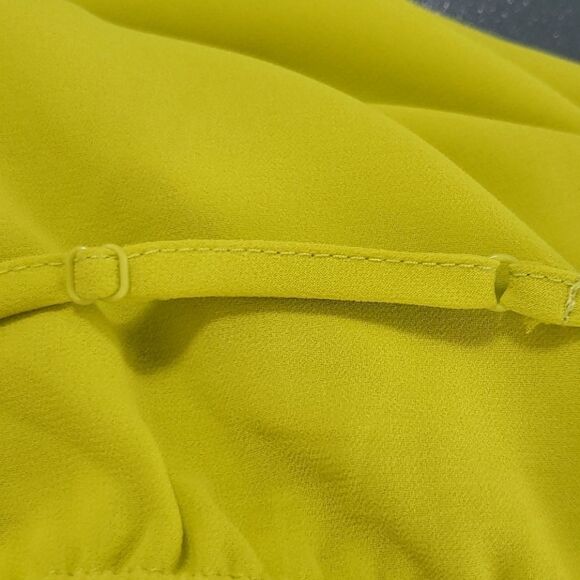 Green summer blouse,  small, by Novah. Lovely top, fresh up your shorts. - Picture 8 of 8